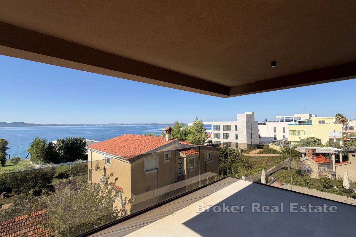 Moderno appartamento in un nuovo edificio con vista mare