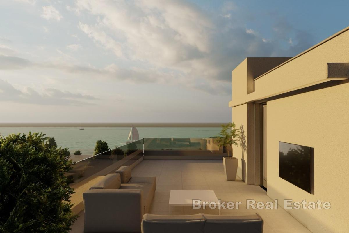 Moderno appartamento con due camere da letto in un edificio di nuova costruzione con vista mare