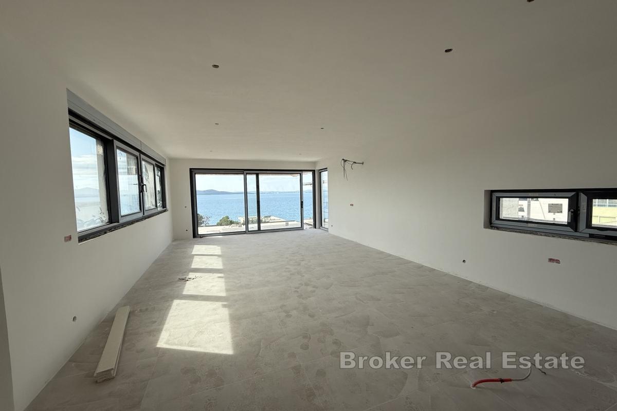 Luksusowy penthouse z basenem na tarasie na dachu