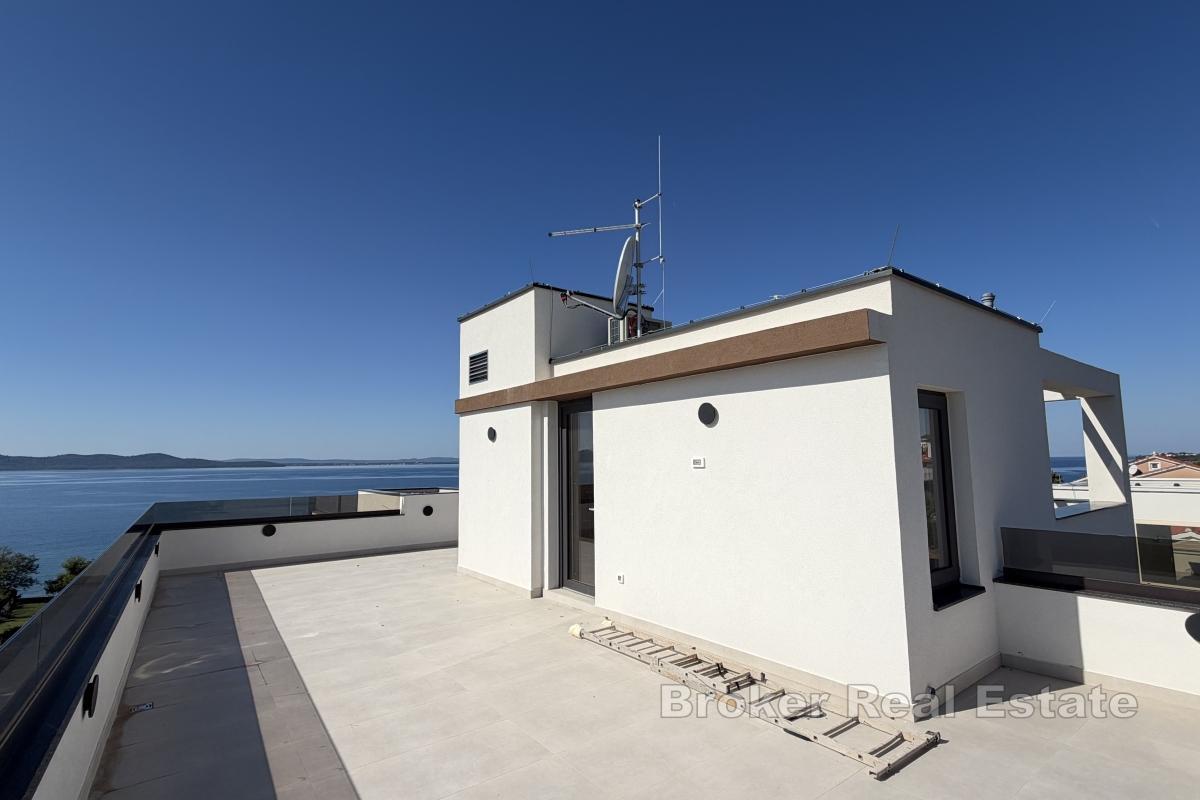 Luksuzni penthouse s bazenom na krovnoj terasi