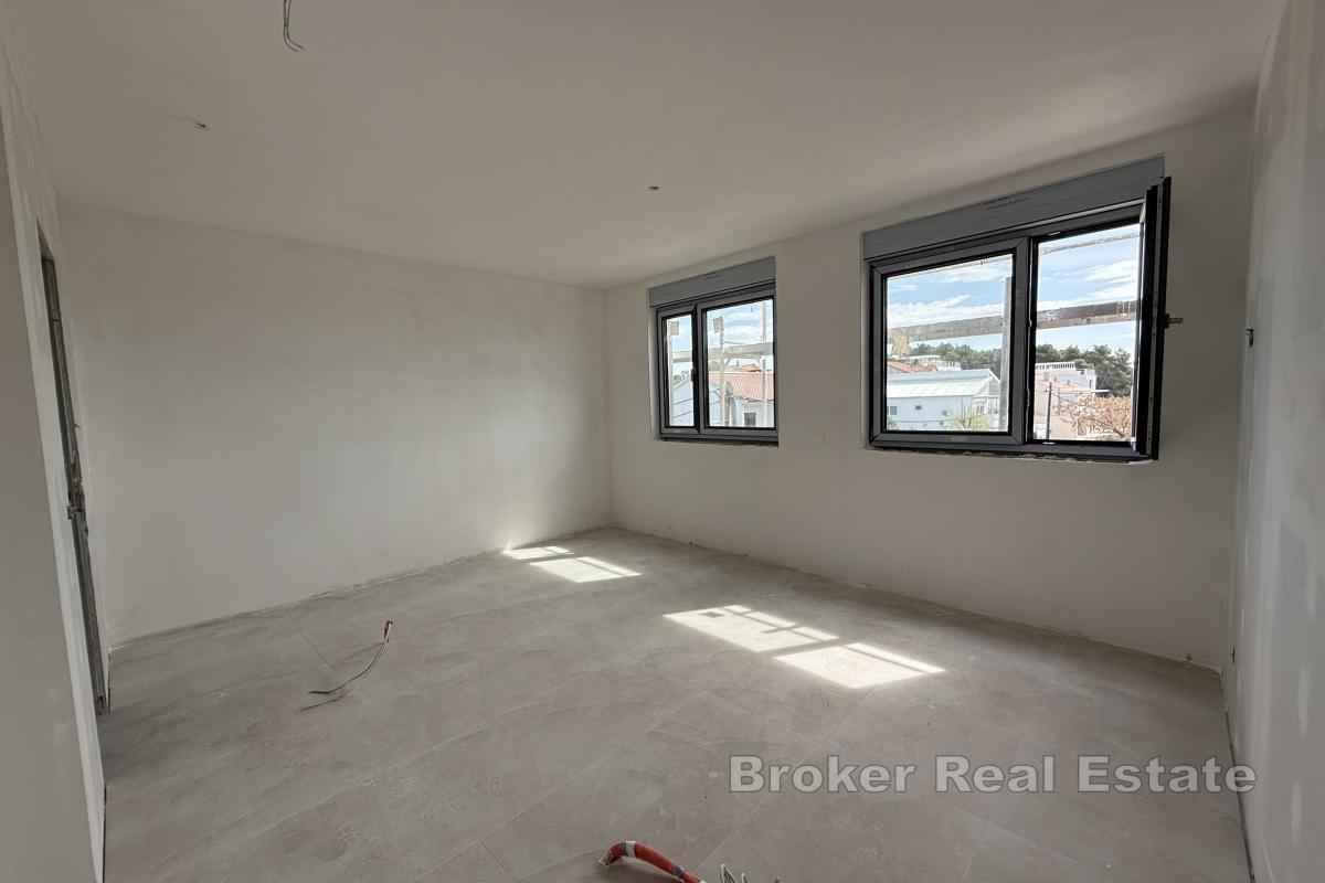 Luksusowy penthouse z basenem na tarasie na dachu