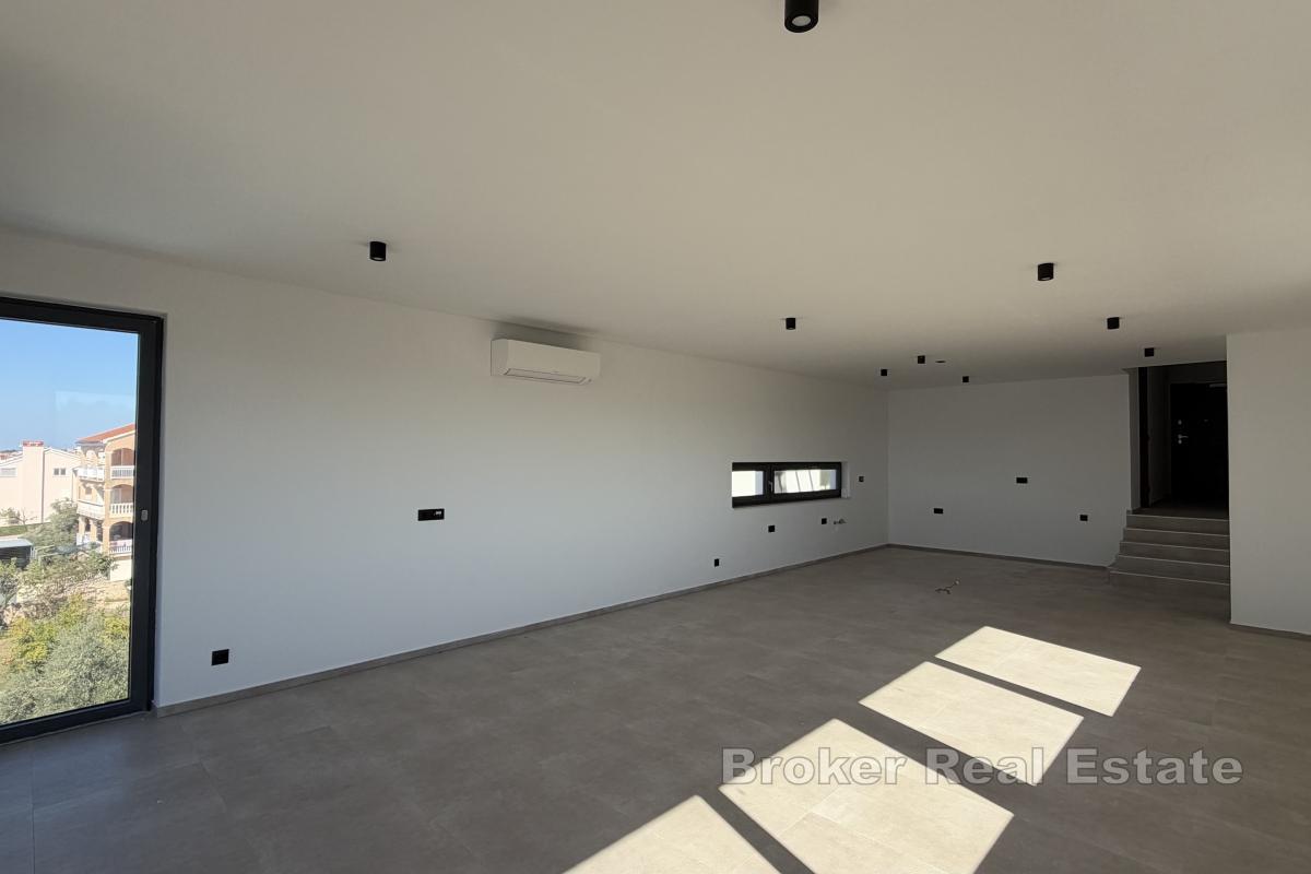 Luksuzni penthouse s bazenom na krovnoj terasi