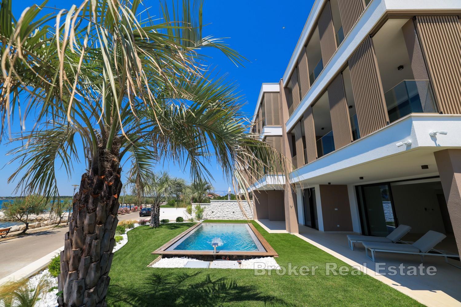 Luxuriöse Wohnung mit Pool in erster Reihe zum Meer