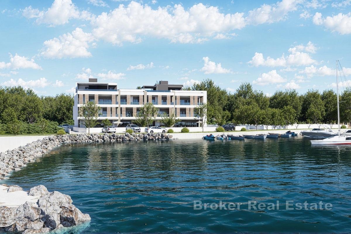 Luxuriöse Zwei-Zimmer-Wohnung in der ersten Reihe zum Meer