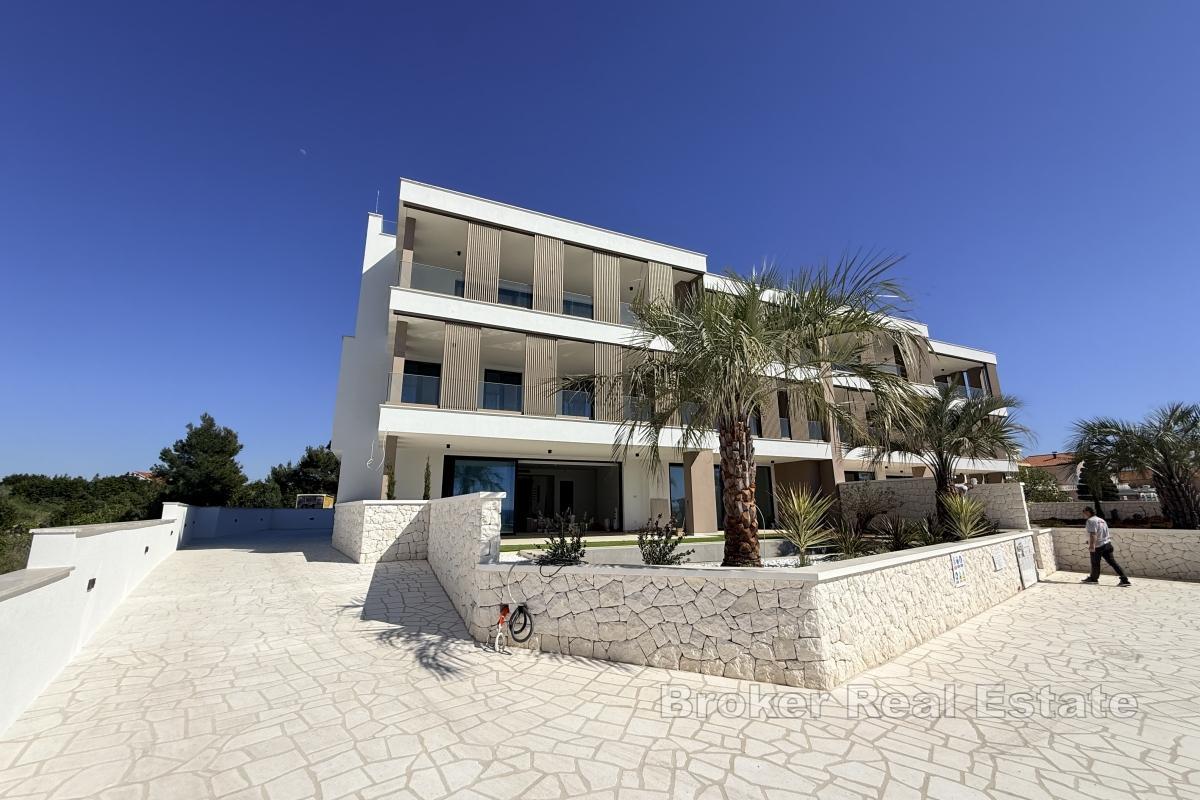 Luxueux appartement de deux chambres en première rangée de la mer