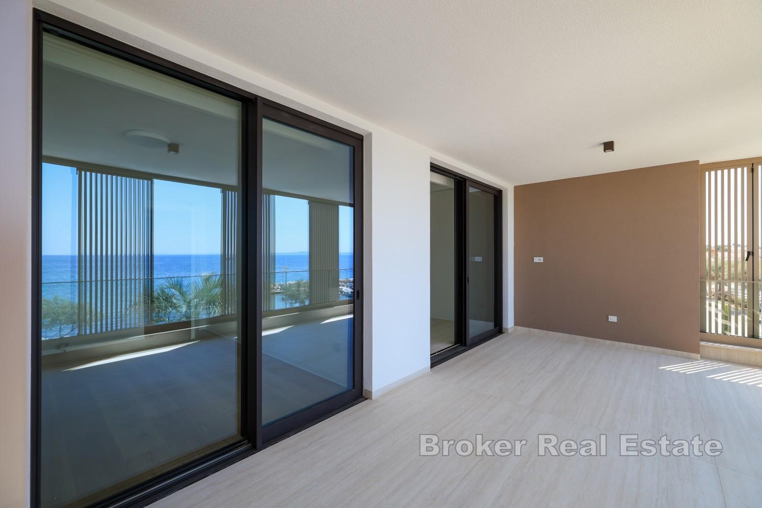 Luxueux appartement de deux chambres en première rangée de la mer