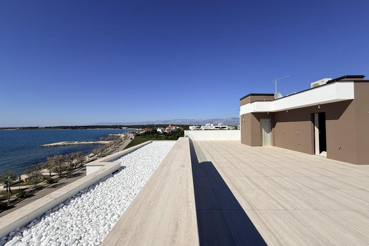 001-2043-166-near-zadar-penthouse-with-roof-terrace-first-row-to-the-sea-sale