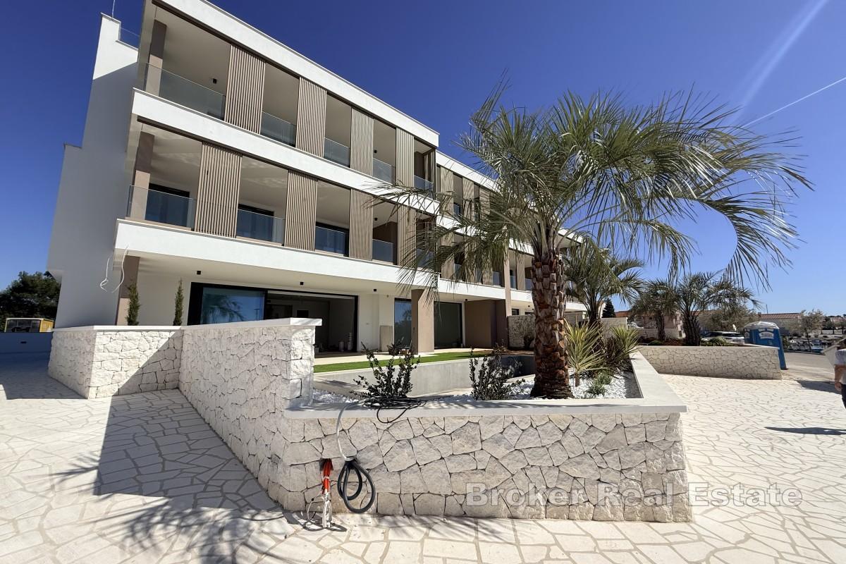 Appartement dans un immeuble neuf avec vue mer