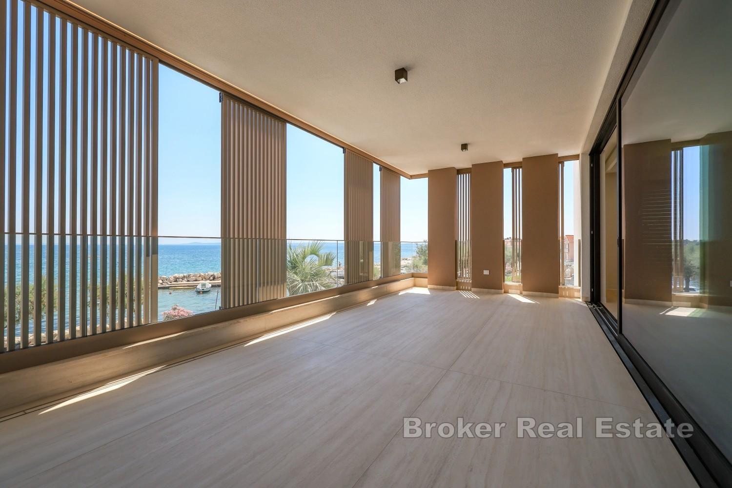 Appartement dans un immeuble de luxe en première rangée de la mer