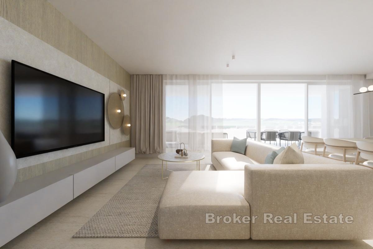 Exkluzivní penthouse s bazénem v první řadě u moře