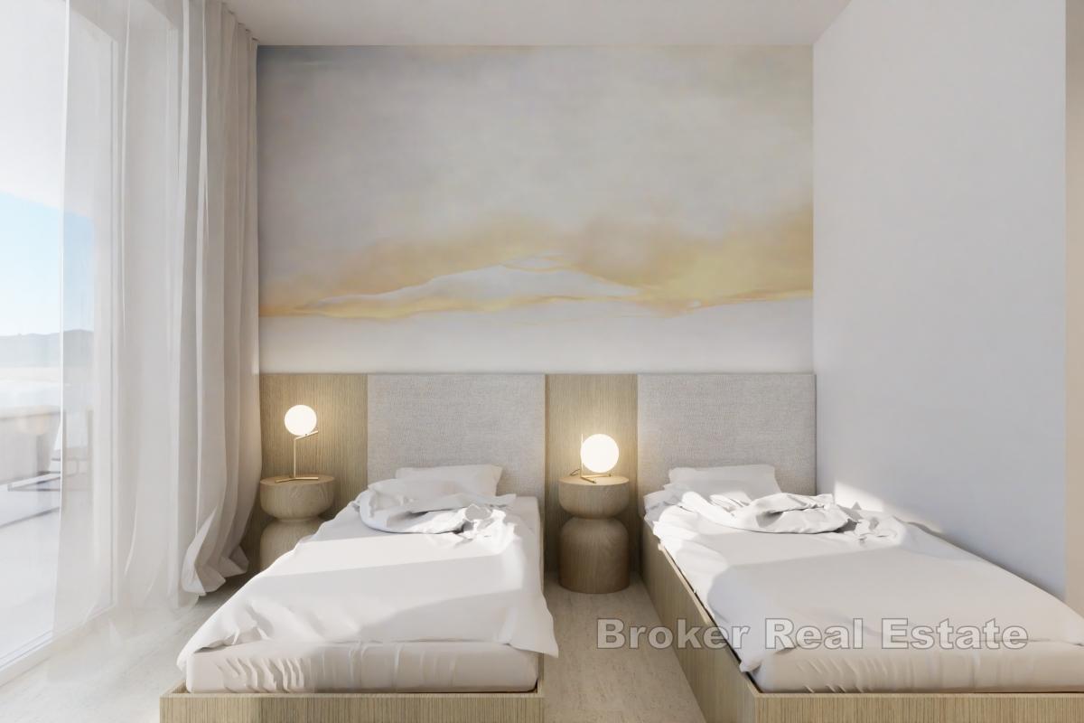 Penthouse exclusif avec piscine en première rangée sur la mer