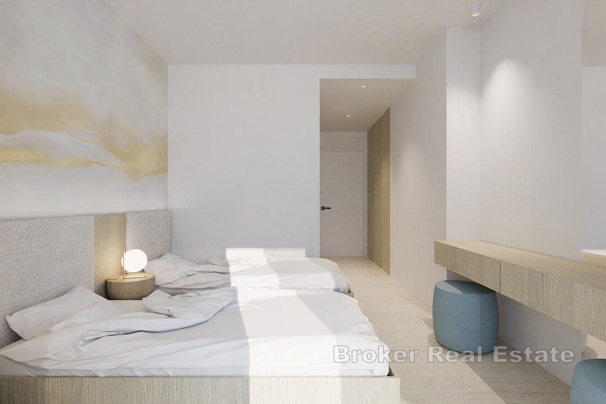 Exklusives Penthouse mit Pool in erster Reihe zum Meer