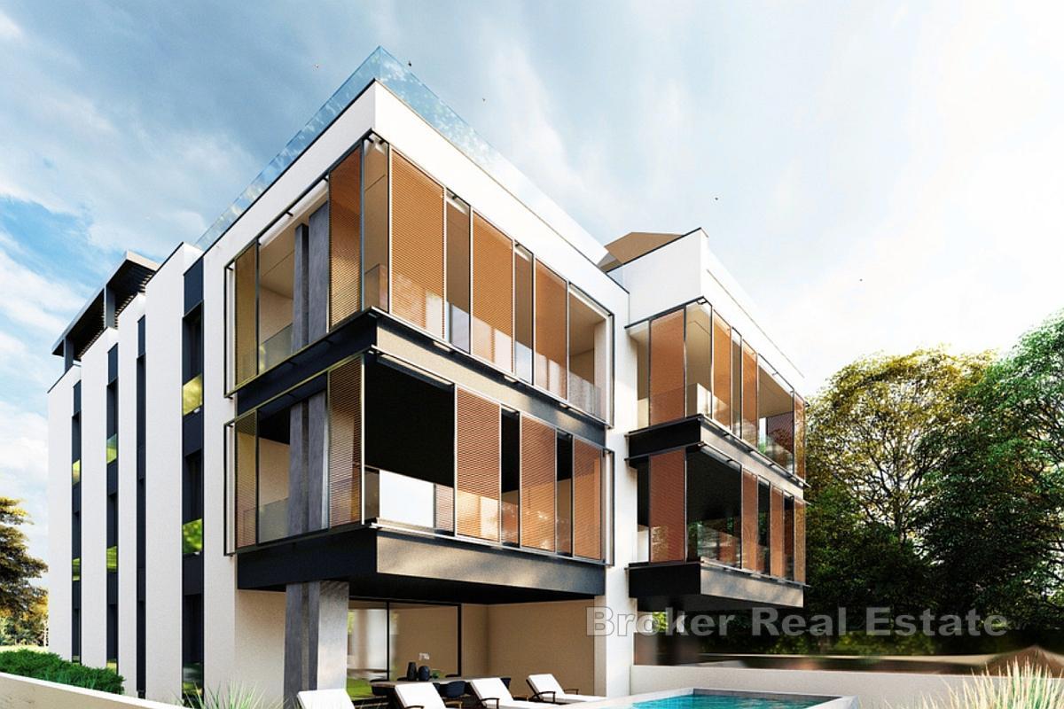 Luxuswohnung in einem Neubau mit Pool in erster Meeresreihe