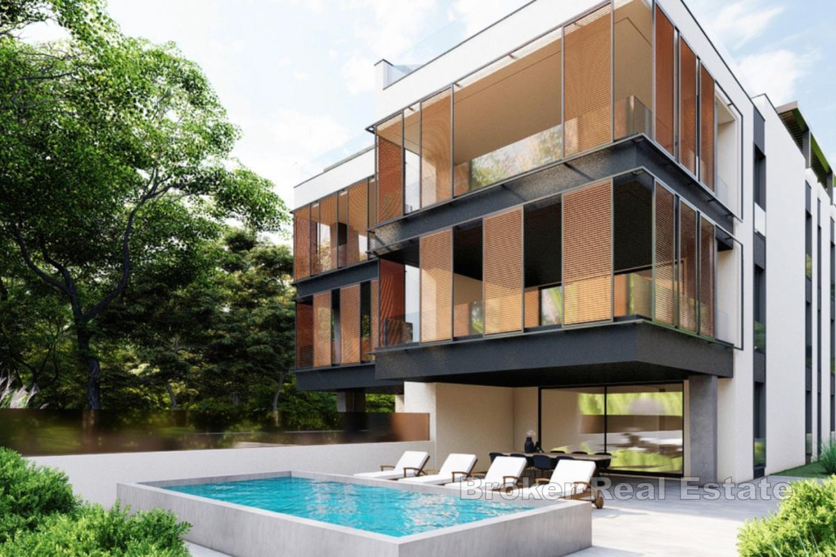 Luxuswohnung in einem Neubau mit Pool in erster Meeresreihe