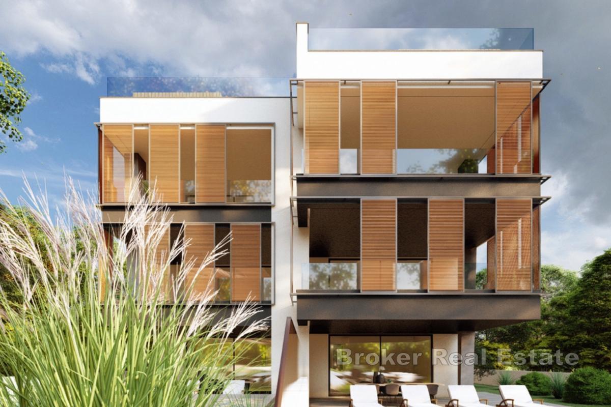 Moderno edificio di nuova costruzione a pochi metri dal mare