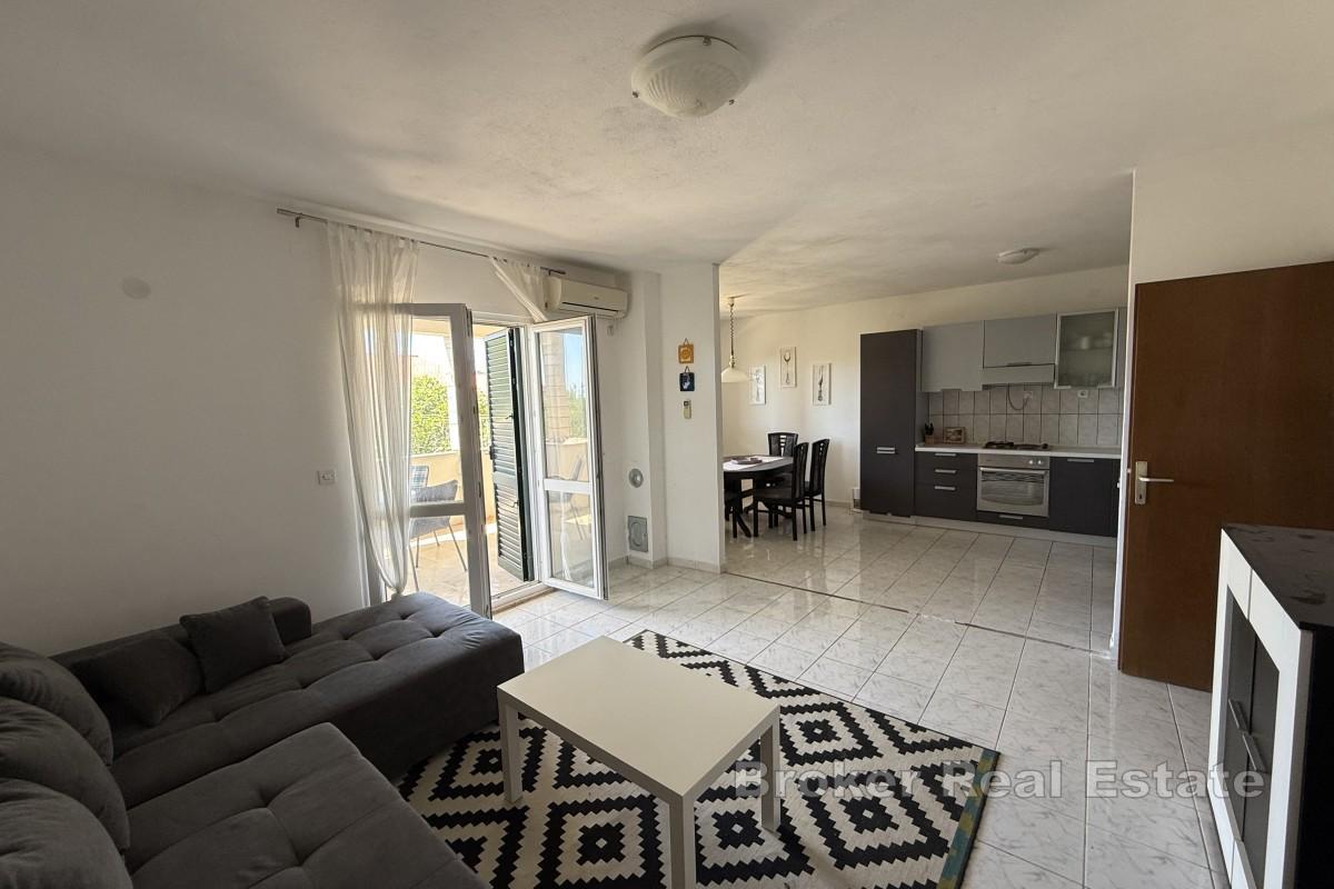 Appartement deux chambres avec jardin et parking