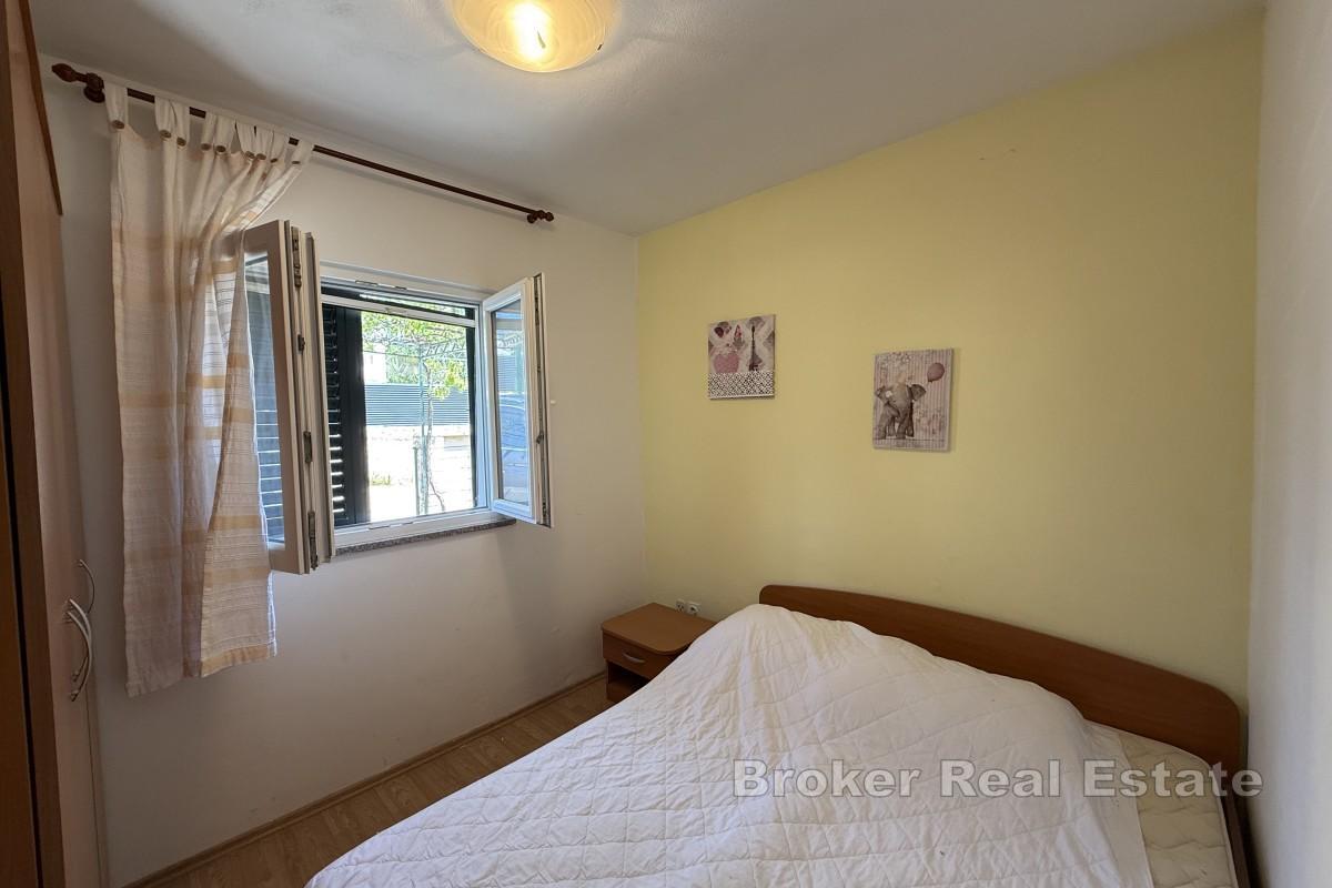 Appartement deux chambres avec jardin et parking