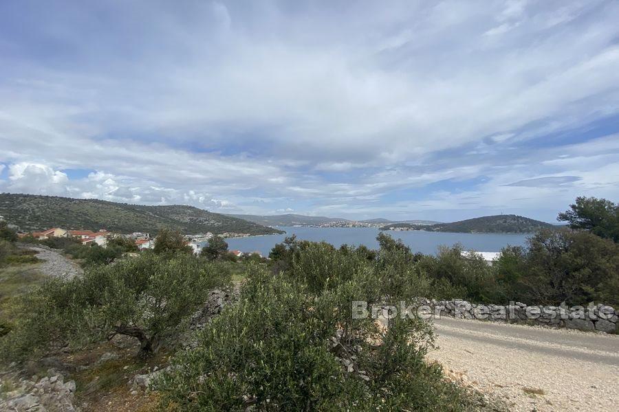Terrain avec vue mer