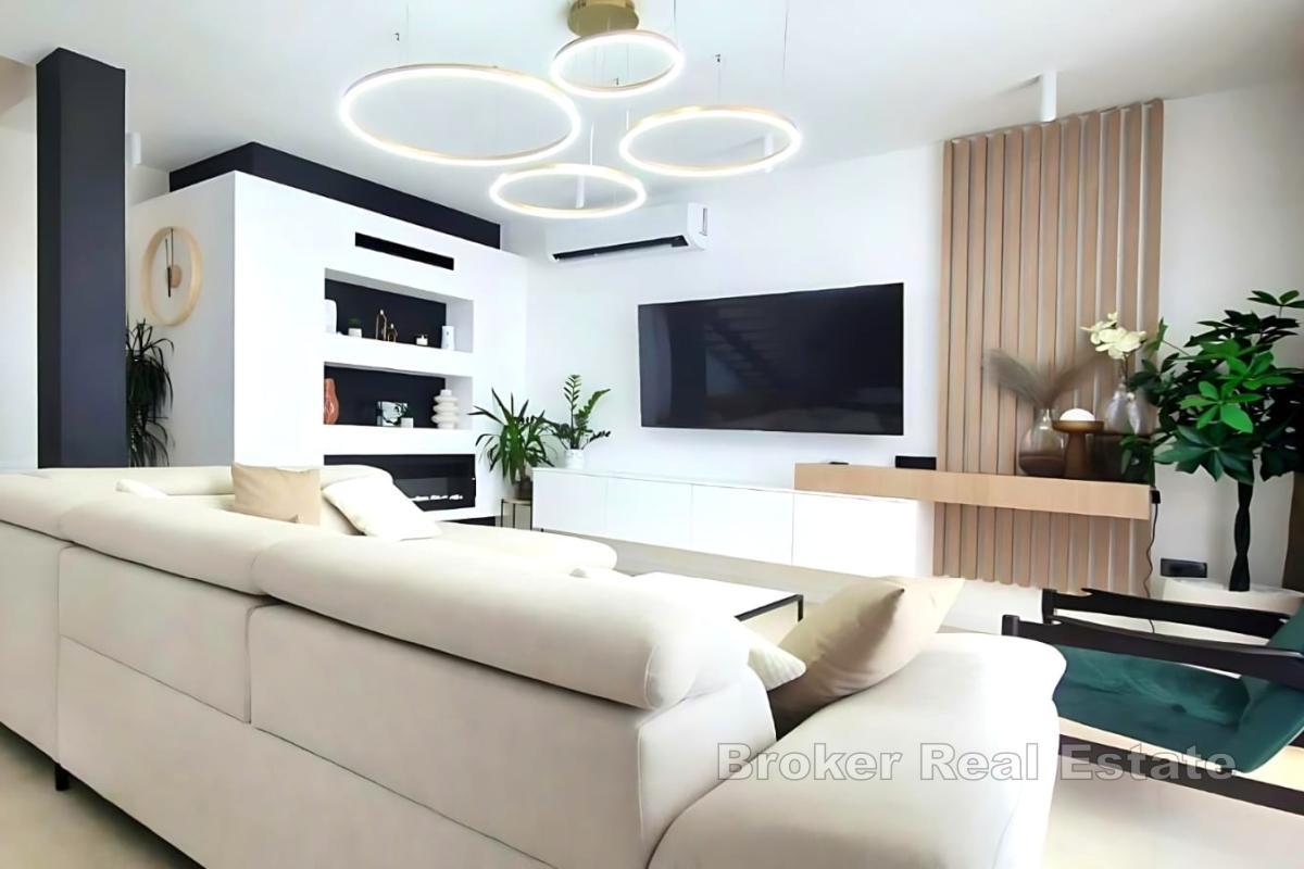 Nowoczesna willa z widokiem na morze