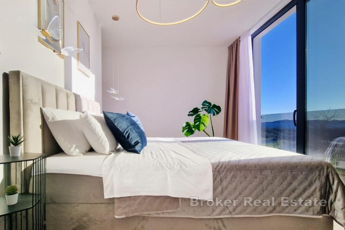 Villa moderne avec vue dégagée sur la mer