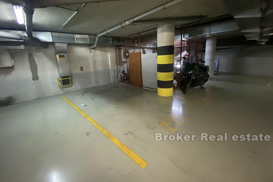 Brodarica, business space