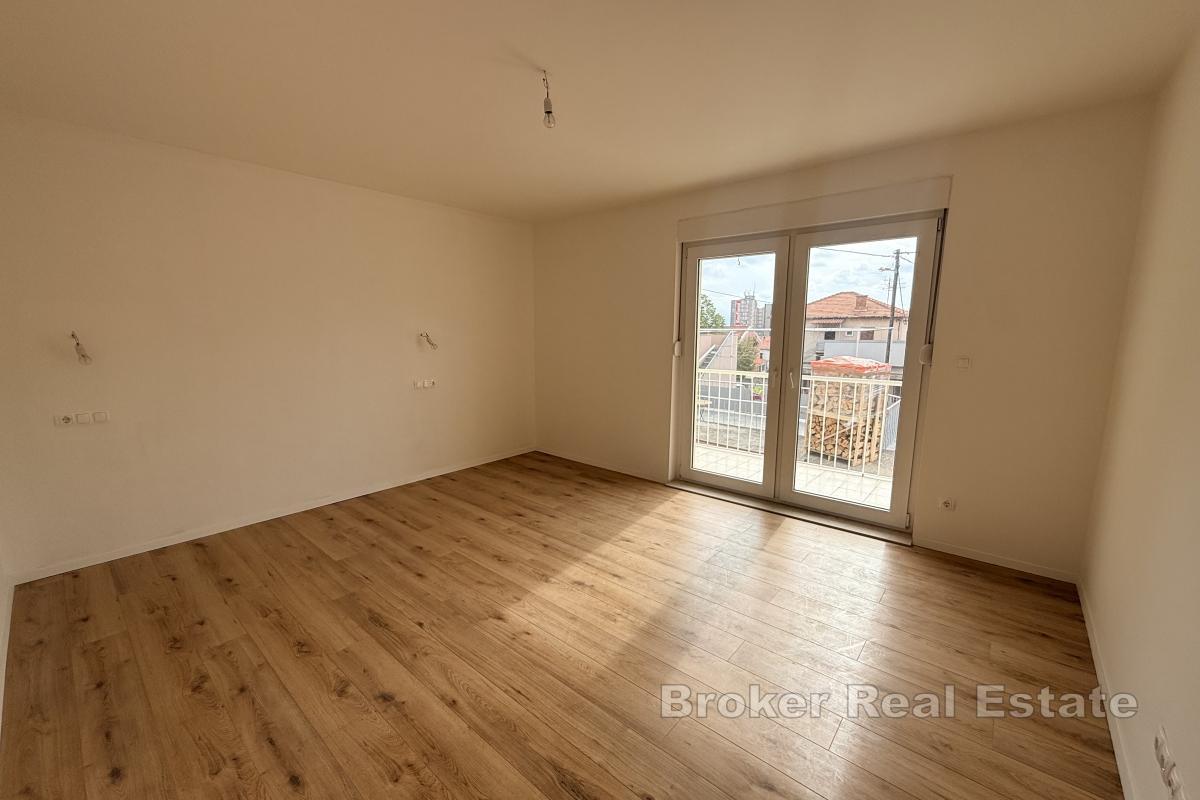 Appartement rénové avec une grande terrasse privative