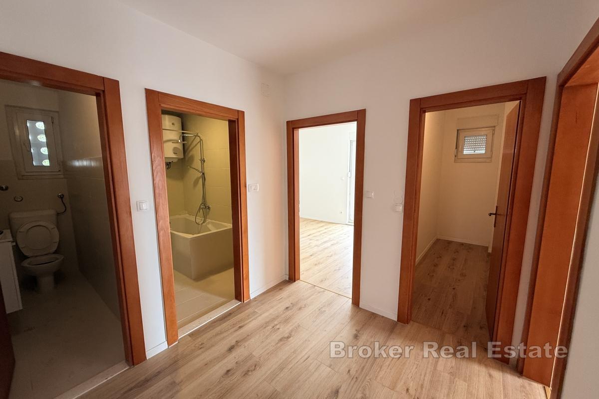 Appartement rénové avec une grande terrasse privative