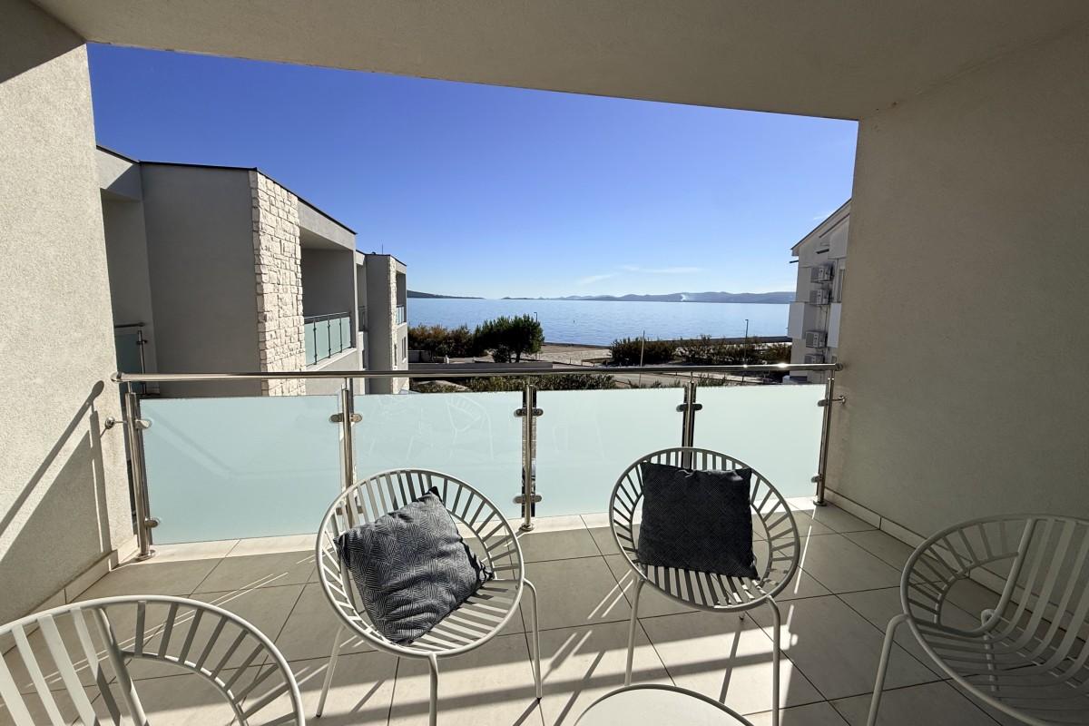 001-2043-193-near-zadar-modern-property-first-row-to-the-sea-for-sale