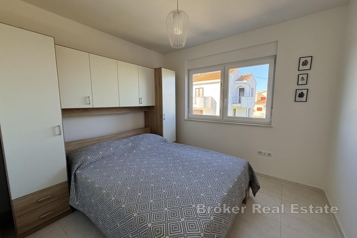 Modernes Anwesen in erster Reihe zum Meer