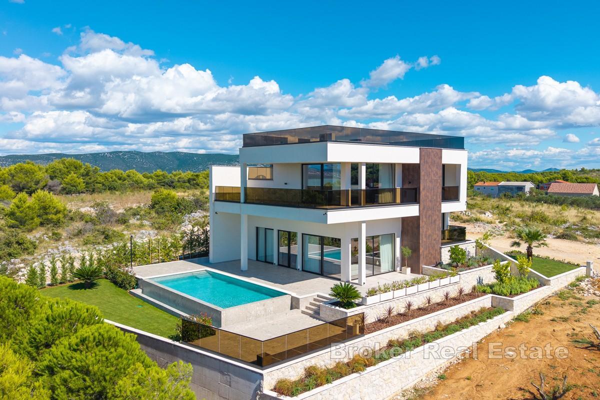 Speciální středomořská vila s působivým 360° výhledem na moře, jezero a ostrovy