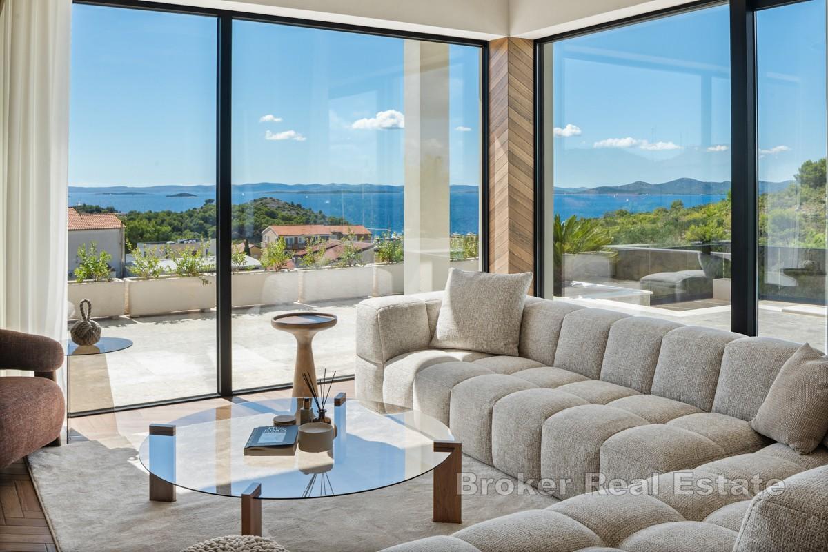 Eine außergewöhnliche mediterrane Villa mit beeindruckendem 360°-Panoramablick auf Meer, See und Inseln