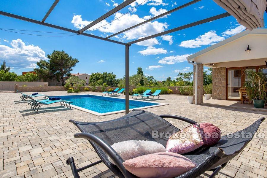 Schöne Villa mit Pool