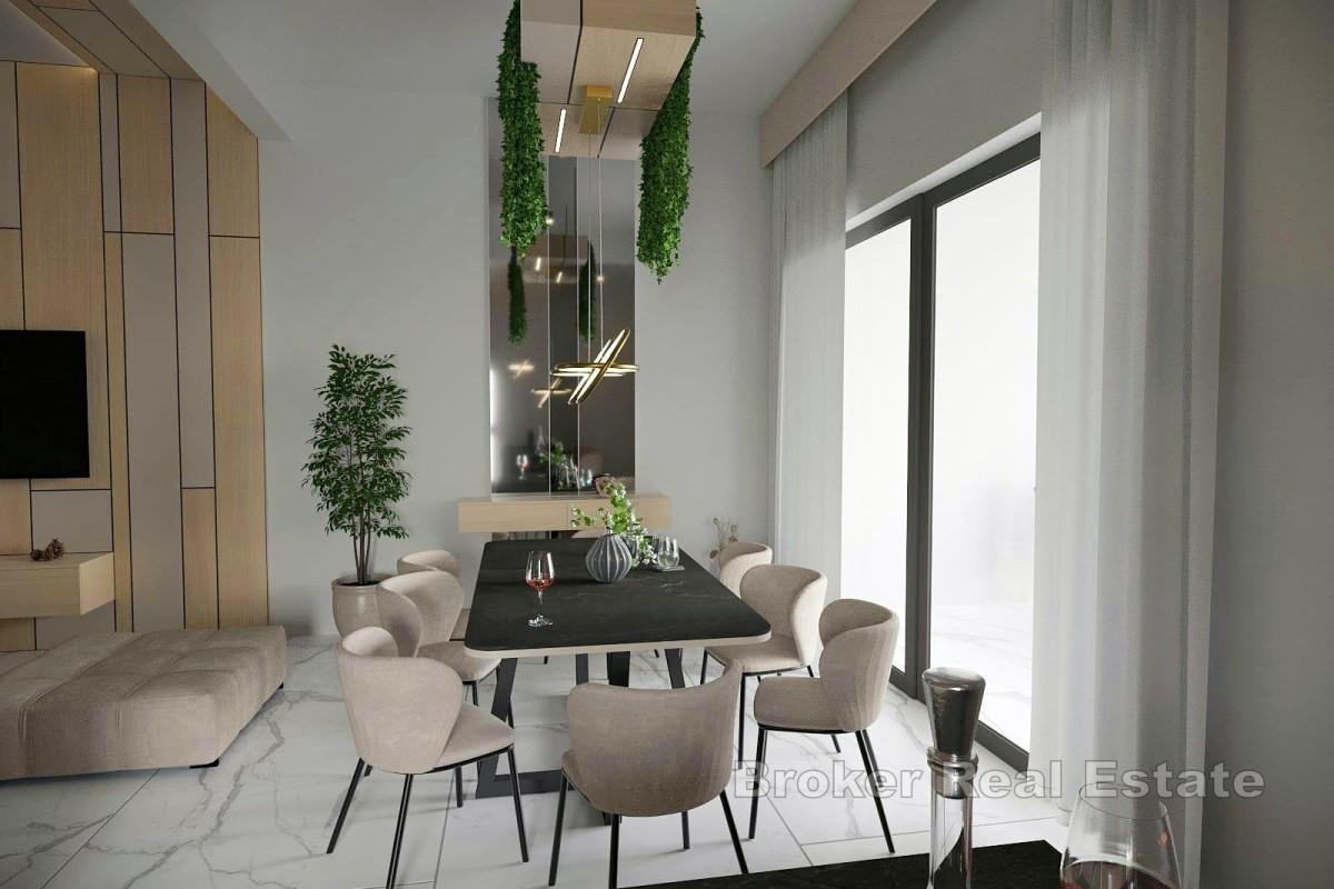 Attico di lusso in un nuovo edificio con piscina privata