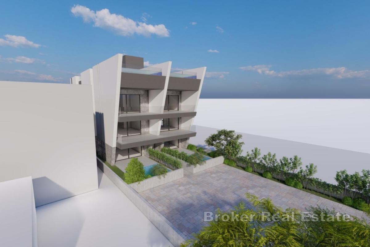 Trzypokojowy apartament w nowym budynku, w pierwszym rzędzie od morza