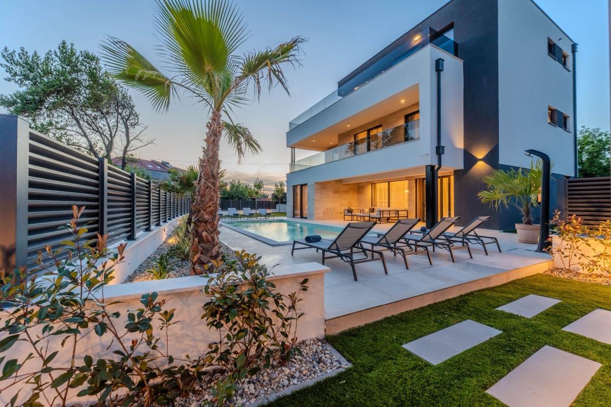 001-2043-208-Zadar-Villa-with-pool-and-an-open-sea-view-for-sale