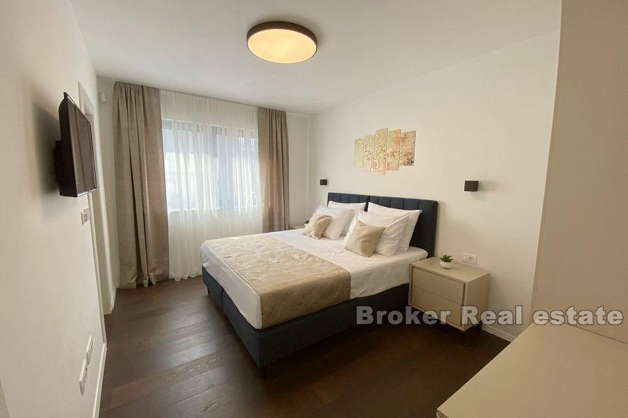 Nowoczesna willa z widokiem na basen i morze