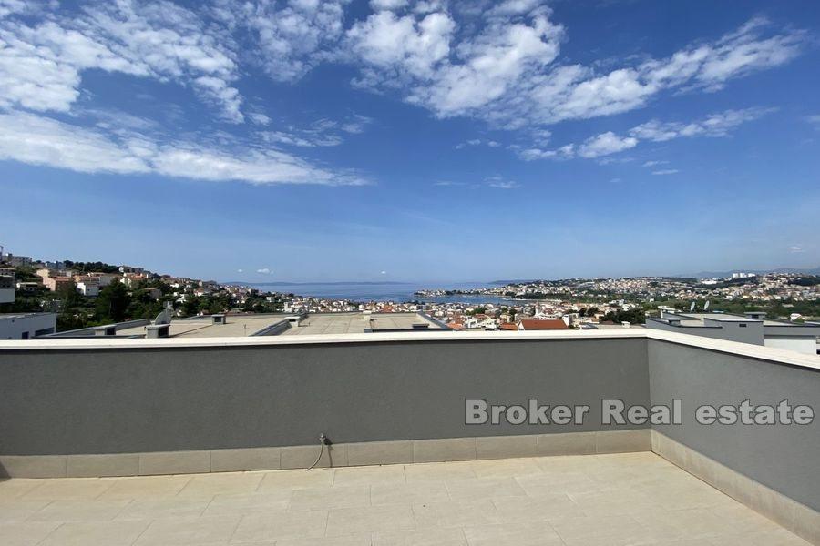 Beautiful villa with pool and sea view