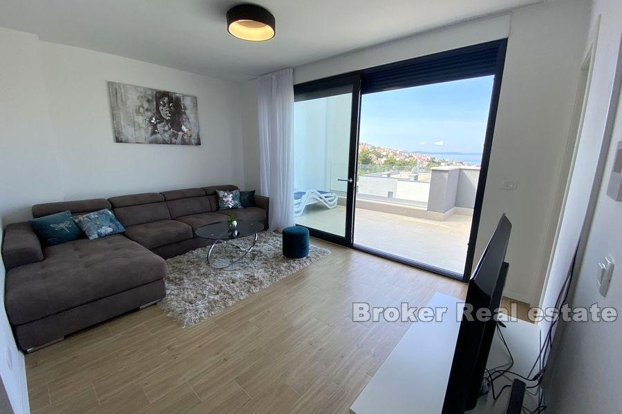 Красивая вилла с бассейном и видом на море