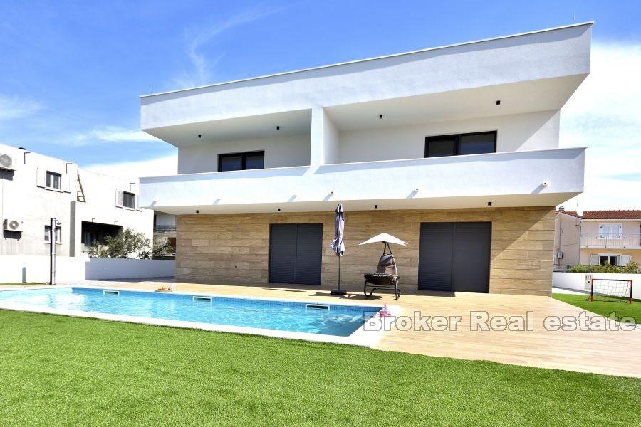 Moderní vila s bazénem