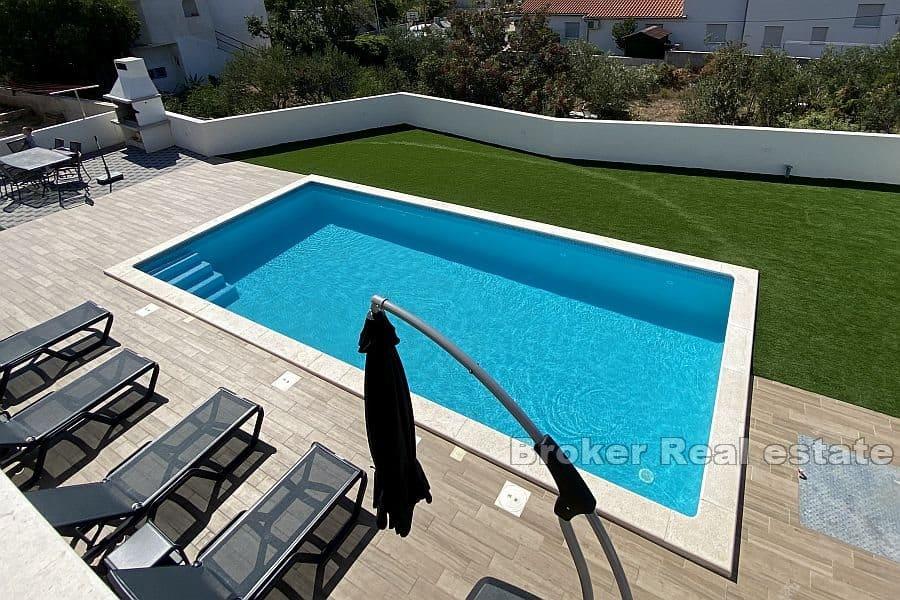 Modern villa med pool