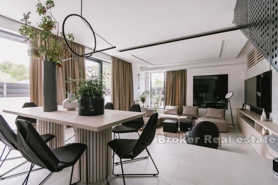 Modern, lyxig villa med pool