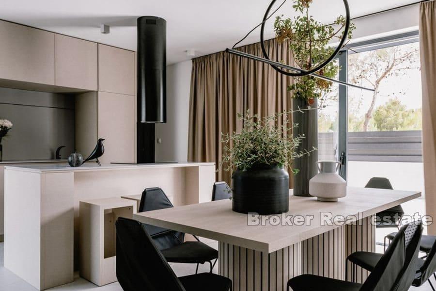 Modern, lyxig villa med pool