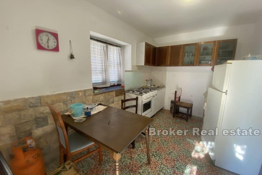 Hus i første rad til sjøen