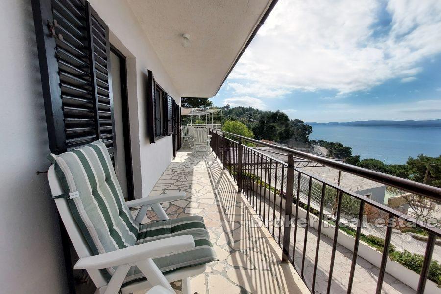 House with sea view in a great location