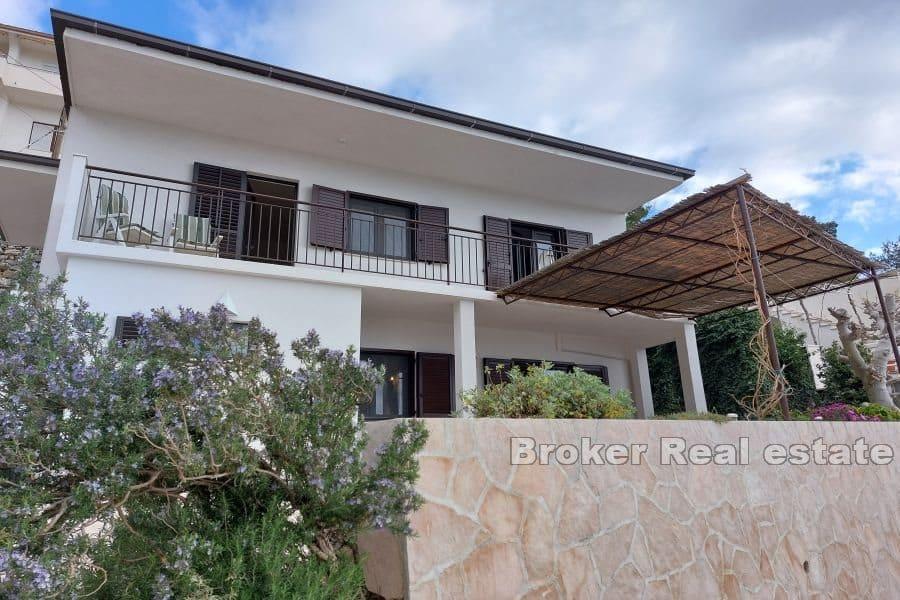 House with sea view in a great location