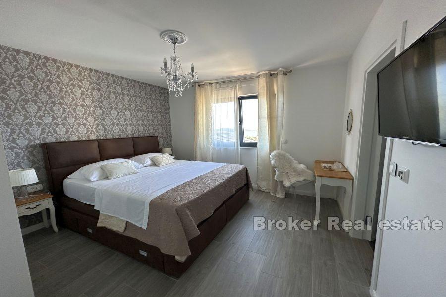 Una villa con vista panoramica sul mare