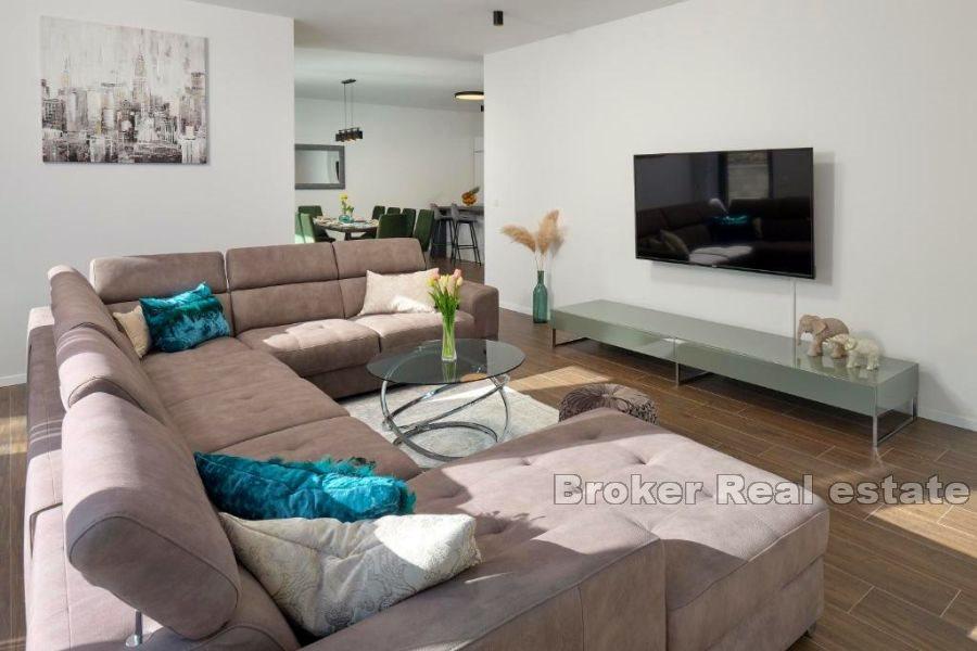 Villa nouvellement construite avec vue sur la mer