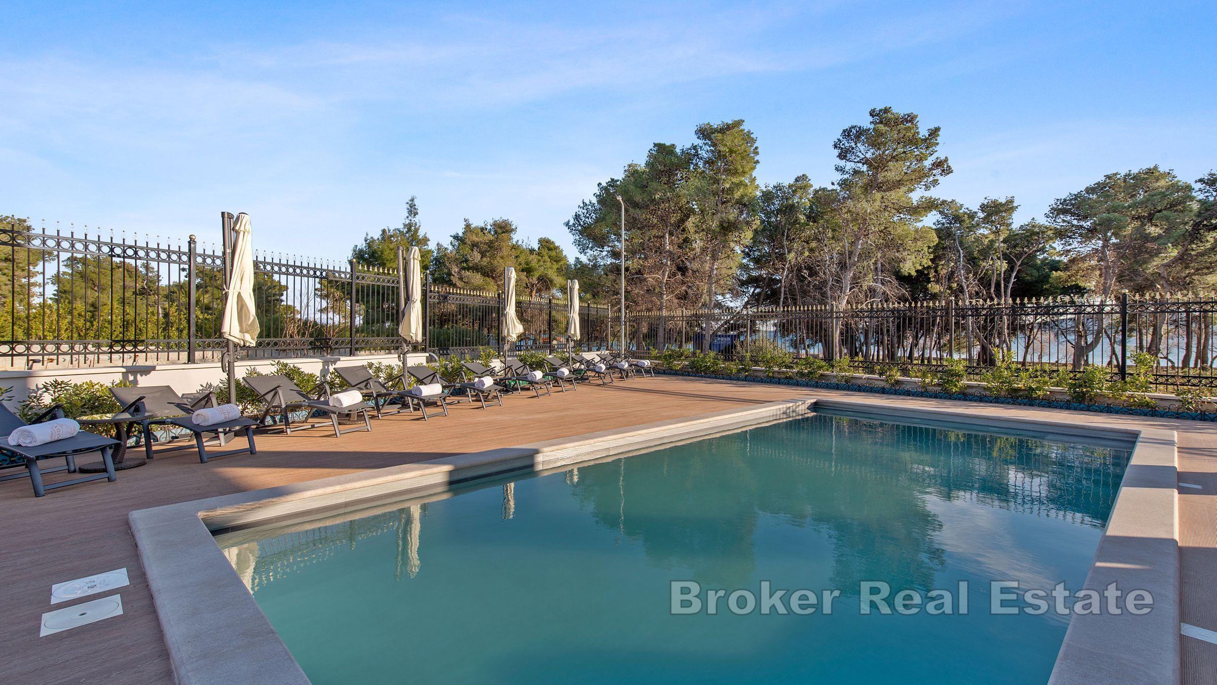 Jedinstvena vila u prvome redu do mora