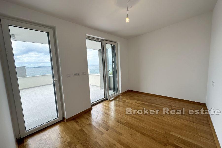 Prostorný penthouse s výhledem na moře