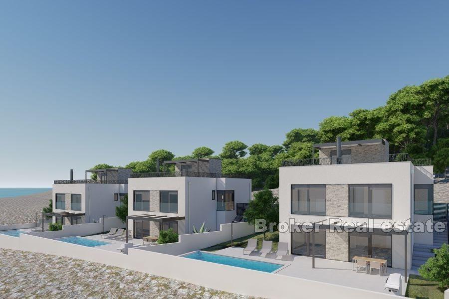 Newbuilt villa with pool in the second row to the sea